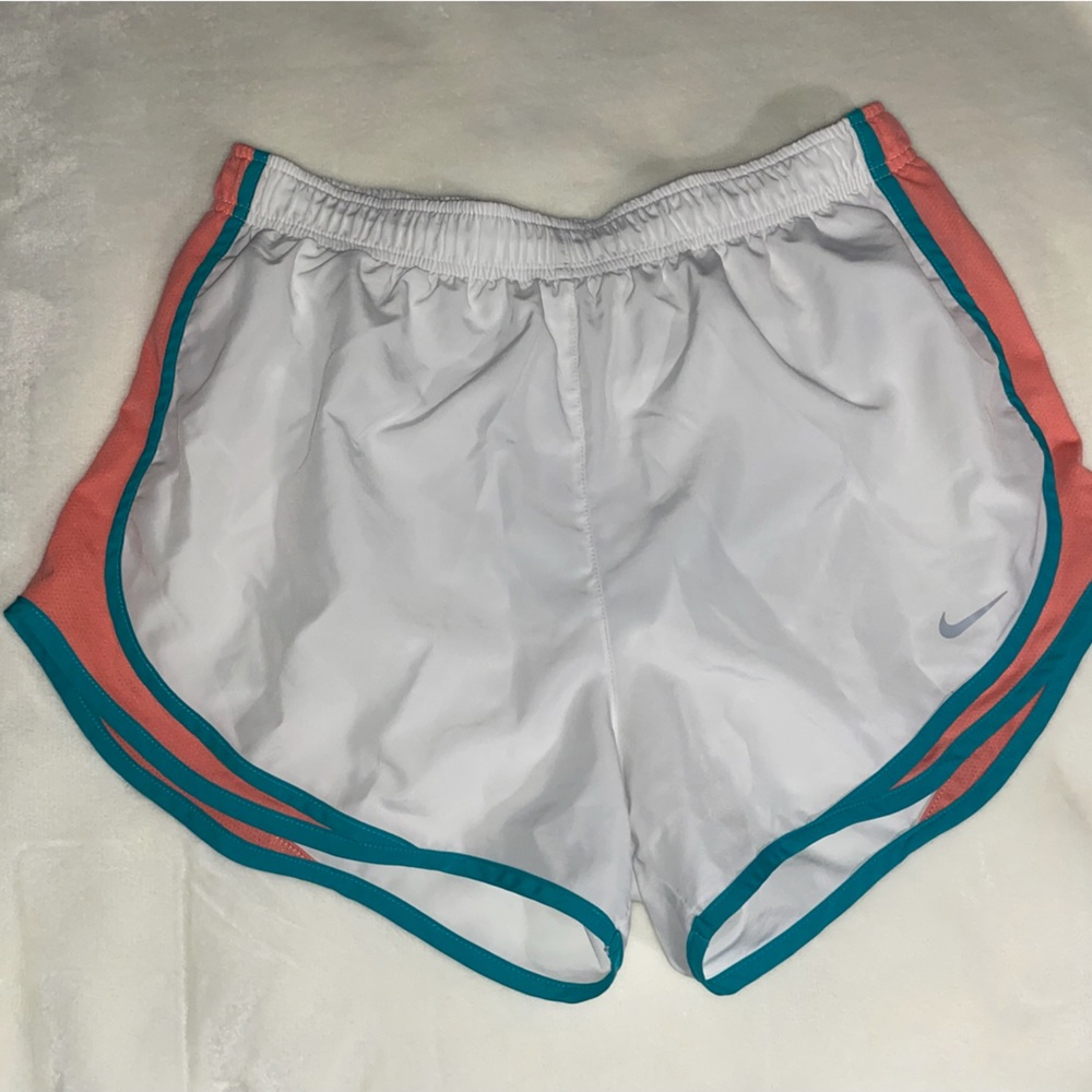 Nike short. Size Large